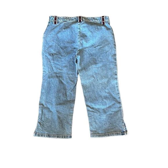 Tommy Hilfiger Women's Blue and Navy Jeans Size 8 Capri Side Zip Light Wash - Picture 1 of 5